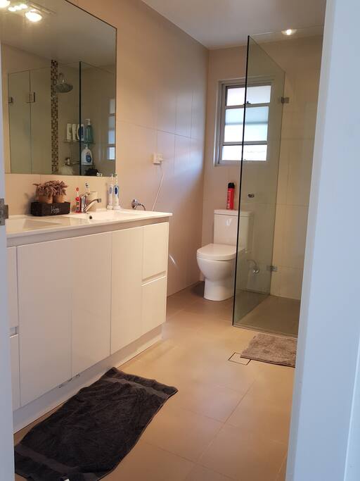 Main en-suite