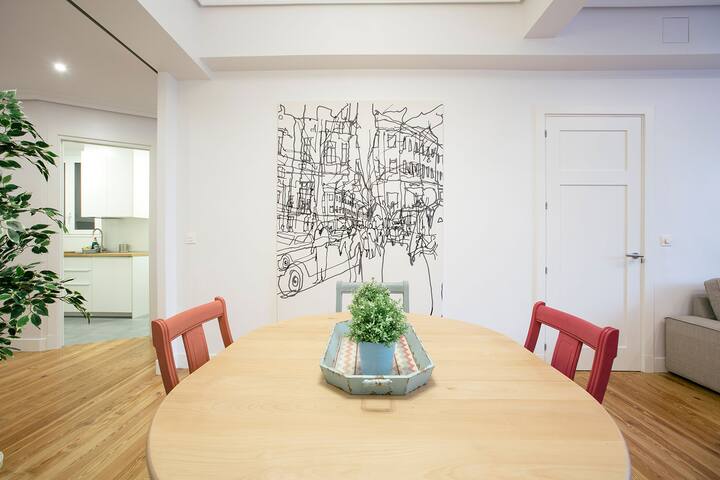 Ondarreta-Palacio Real apartment, 50m from seaside gallery image 3