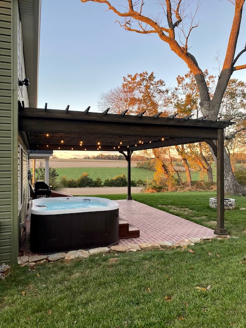 See Wild Deer From The Front Porch! *With Hot-Tub*