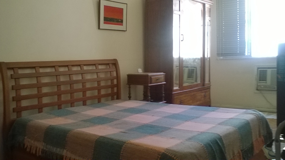 chumba cha kulala mara mbili,  chenye uwezekano wa magodoro ya ziada.