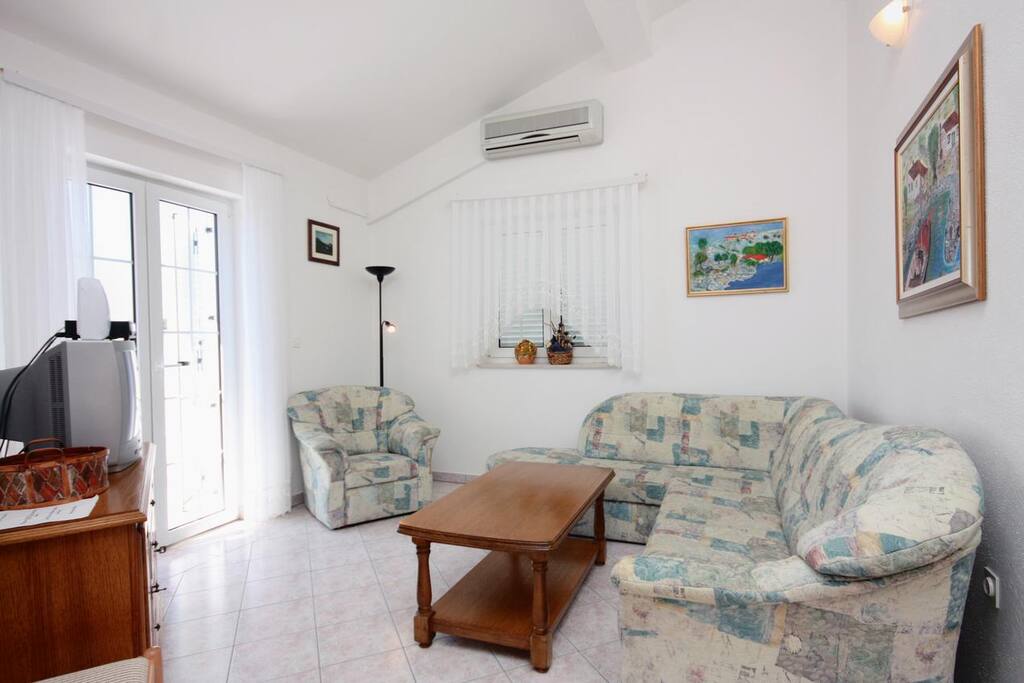 Living room, Surface: 14 m²