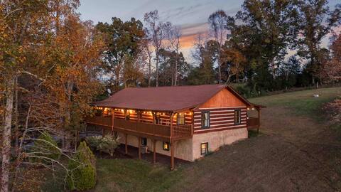 Tranquil Retreat with Game room and fire pit