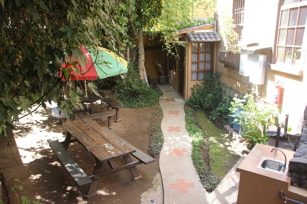 Cozy garden with BBQ area where you can listen the sound of hummingbirds