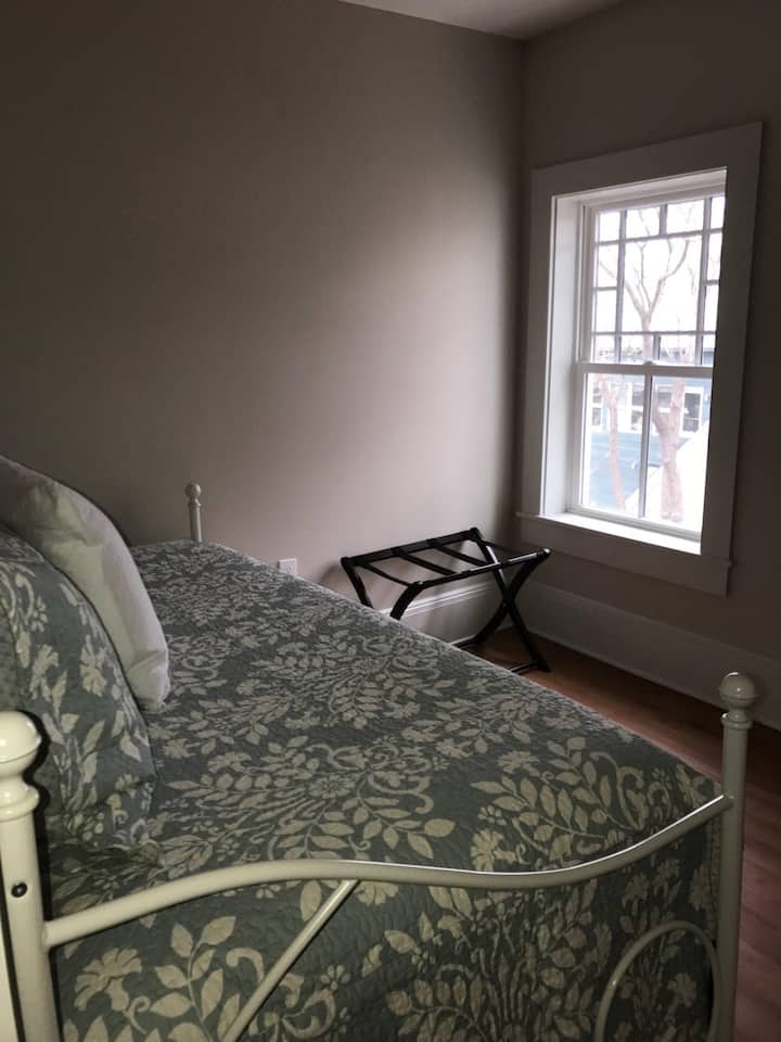 მე-3 სართულის დღის საწოლის ოთახი