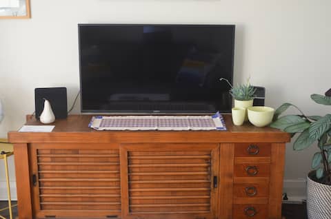 Popular Airbnb listing: Deck, Beach view, A/C, Bondi Beach House: 72 m2 in North Bondi