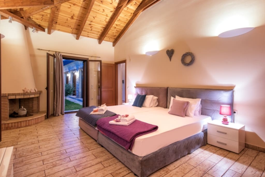 Kyveli Luxurious Private Villa