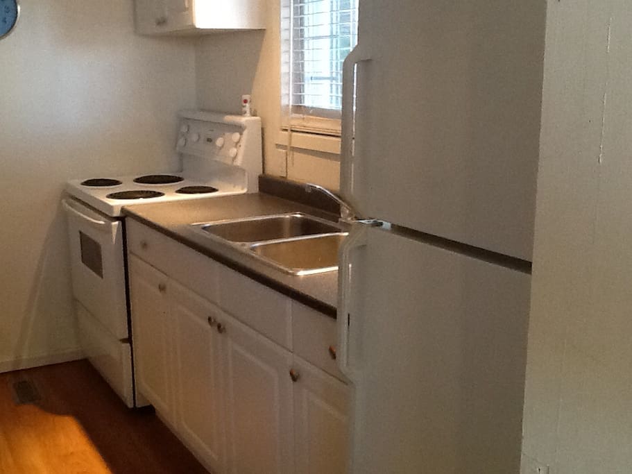 Full size appliances in kitchen