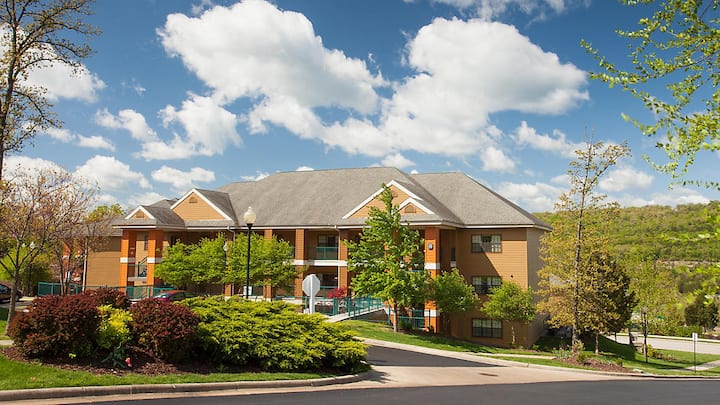 Falls Village Resort - Spacious Studio Suite - Branson, MO