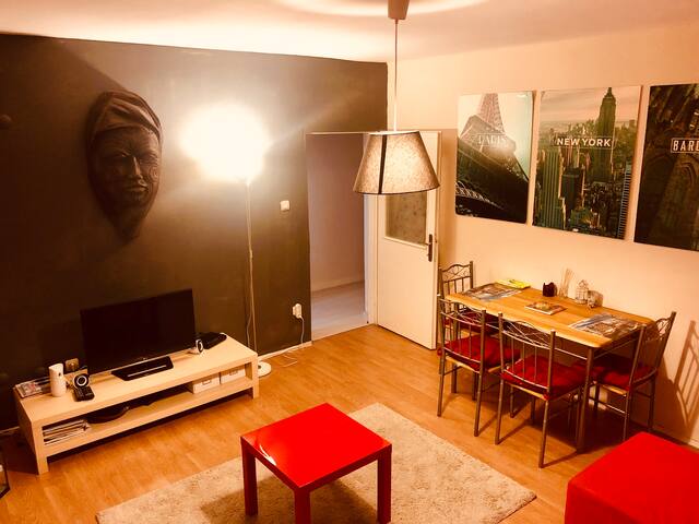 COSY FLAT NEXT to ACIBADEM,METRO,METROBUS CEVAHIR