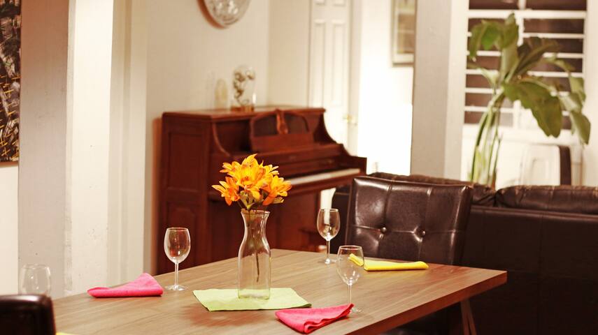 Massive 5 Bedroom Loft in best part of Manhattan gallery image 2