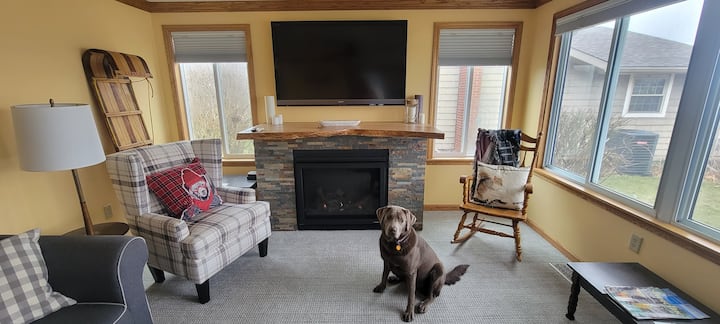 Der Gaskamin ist perfekt für kühle Nächte - und wir sind haustierfreundlich!