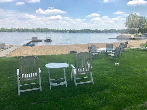Lakefront House - Beautiful views and large beach