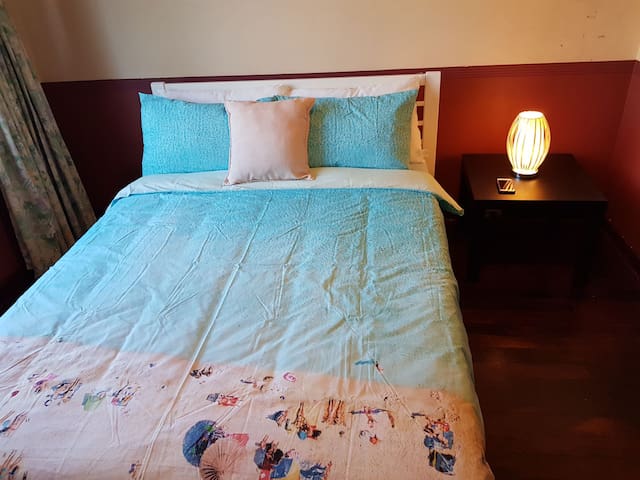2 Bedroom Fullhouse nearPerth  &Airport Sleeps 4