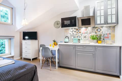 Krakow Central Station & Old Town Cozy Apartment