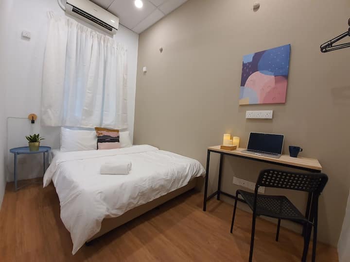 Room4U (Double Room) Burmah Rd, Houses for Rent in