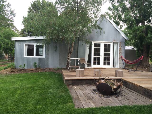Private Cottage at Historic Home