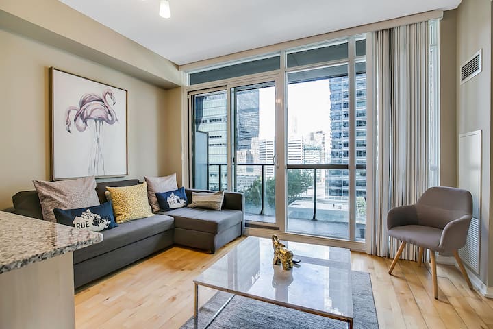 2BDRM + Parking + Sofabed -MTCC, Jays, CN Tower
