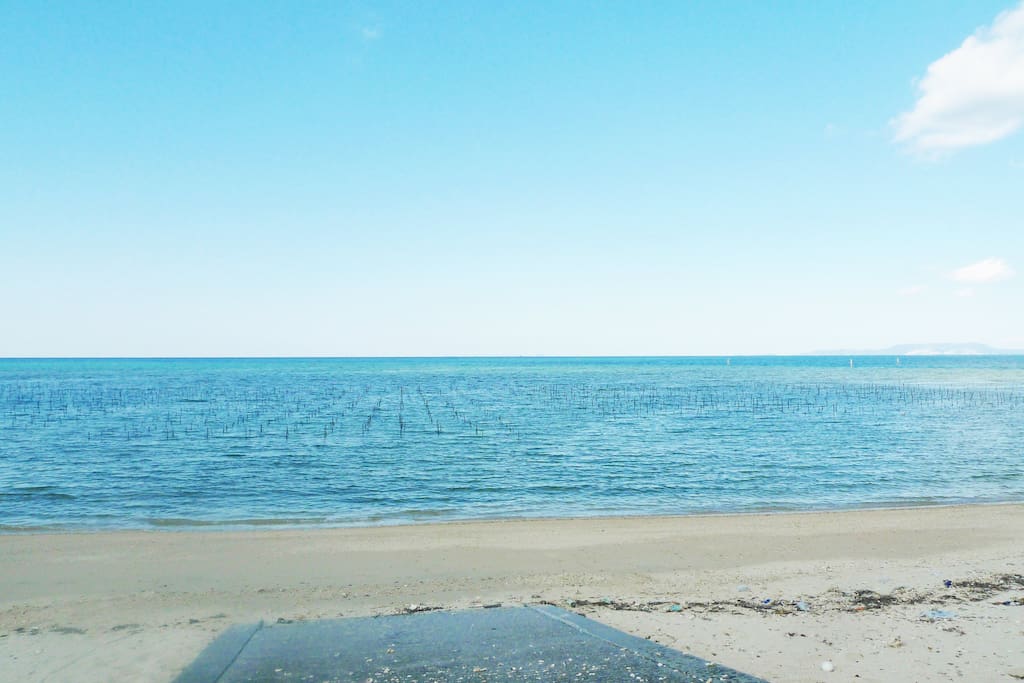 2 mins walk to sea/海まで2分