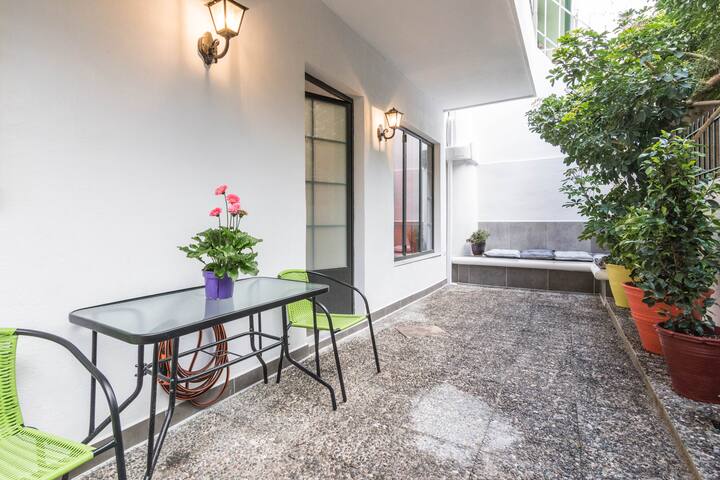 Private Boutique Building under Acropolis gallery image 4