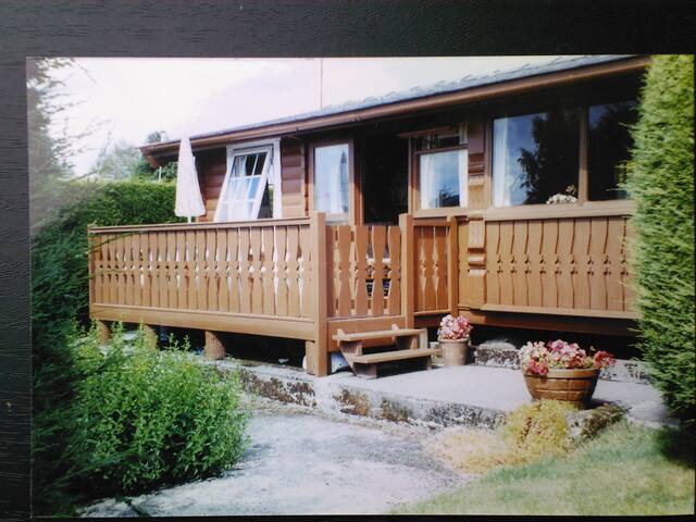 Quirky Cosy Log Cabin with a Vintage Touch