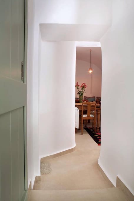 Corridor to the kitchen/Details
