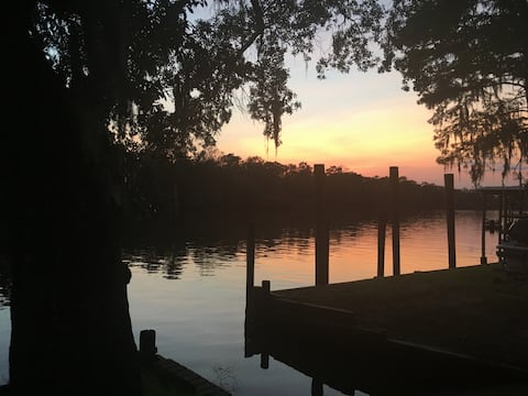Riverfront Cabin w/fire pit