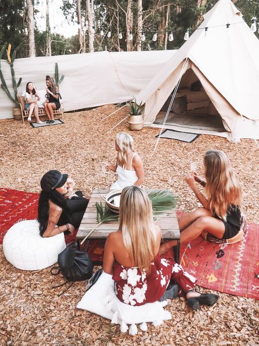 Shared outdoor dining
