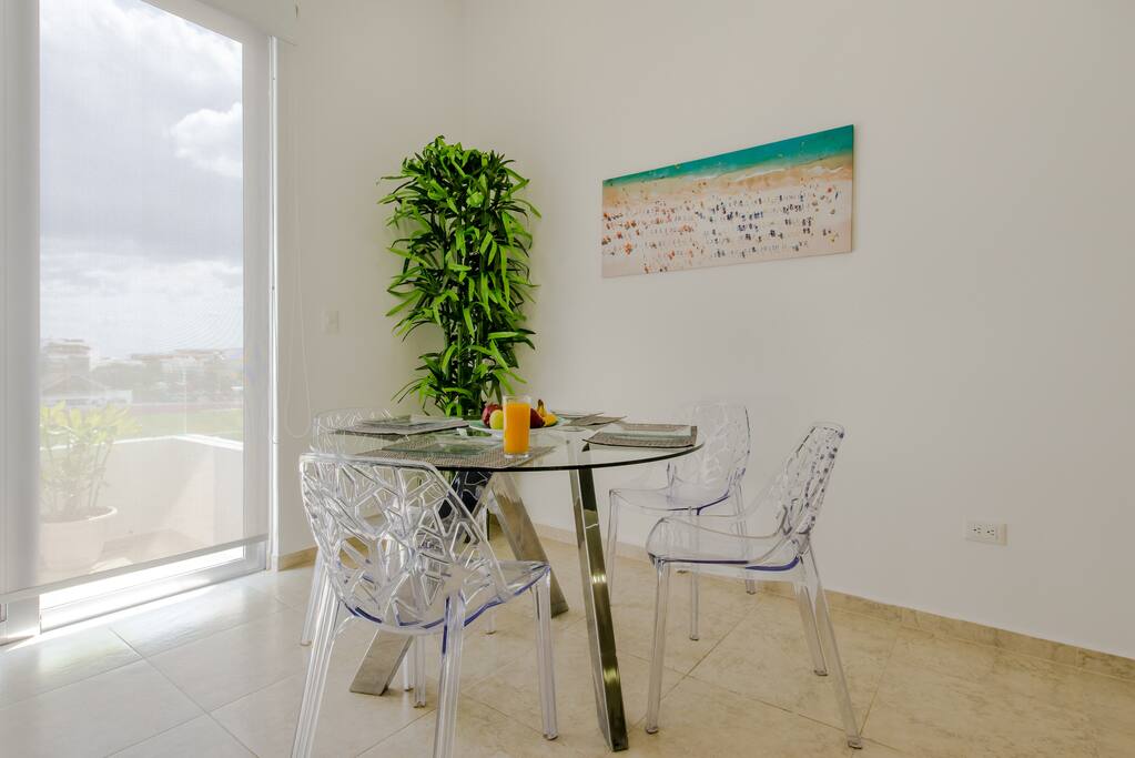 Dining space for 4