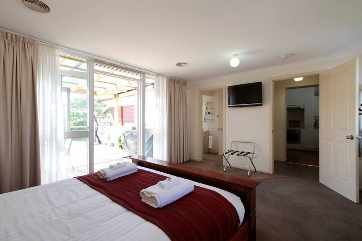 Hopkins on Charles -4 bedroom/2 bathroom Residence gallery image 5