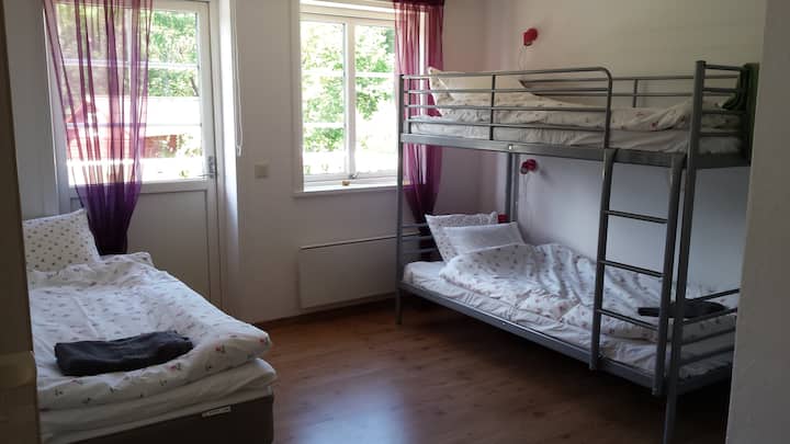 Ორსართულიანი საწოლი „საბავშვო ოთახში“