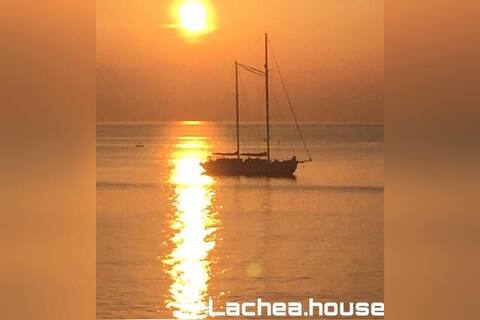 Lachea House apartment on the sea of the Cyclops
