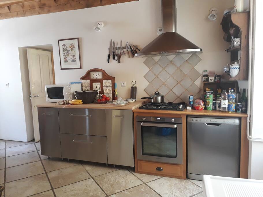 Cuisine très bien équipée