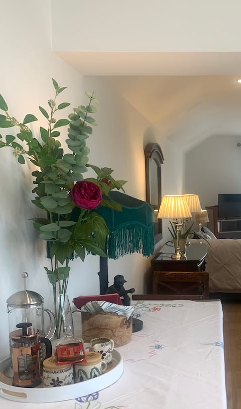 Top Airbnb: Tig Fuchia. Spacious Seaview guesthouse. Beenbawn in Dingle Daingean Uí Chuis