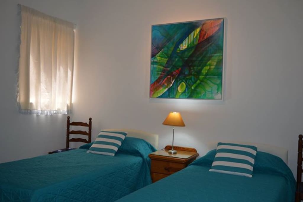 Twin bedroom
