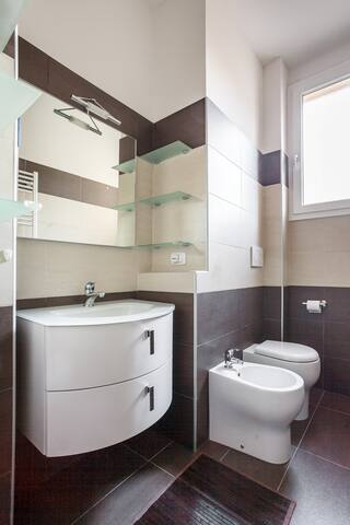 Bologna Suite Olivia. gallery image 5