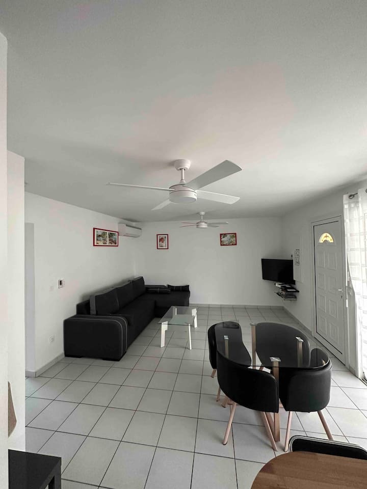 Appartement Type F3 Climatisé  à De St François - Saint-François