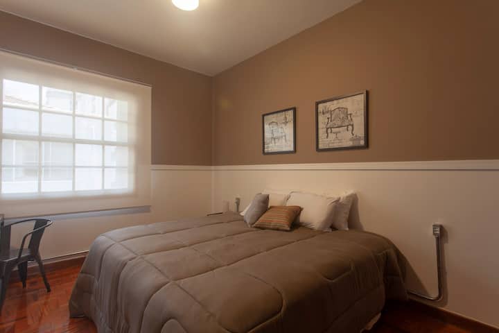 غرفة النوم الرئيسية