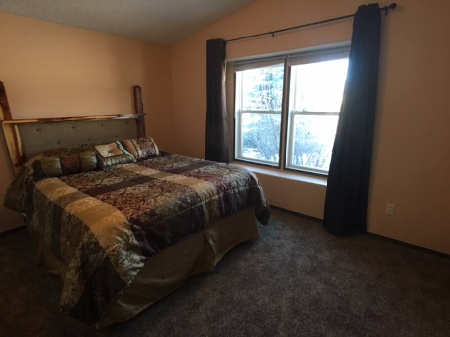 Queen Bedroom