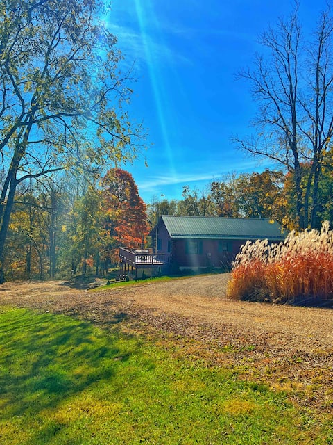Turkey Ridge Cabin w/ Hot Tub and Pool