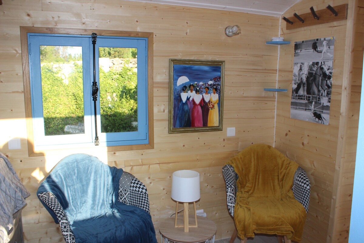 Successful Airbnb property: Air-conditioned caravan for lovers in Uzès (min. 2 nights) in Uzès
