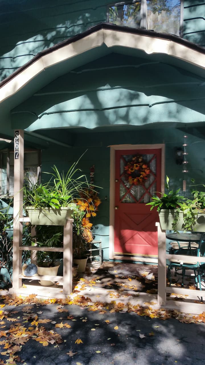 Charming Suite w/ Pvt Entry in Vintage Chalet #1