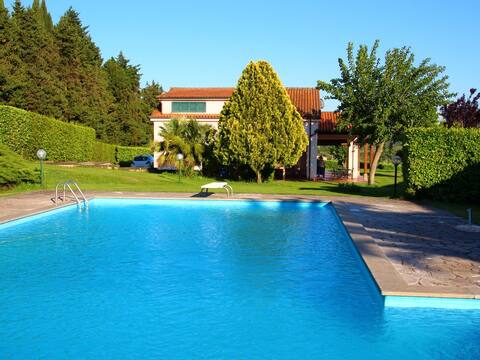 Il Mirto and l'Ulivo-Villa with pool, 10/15 guests