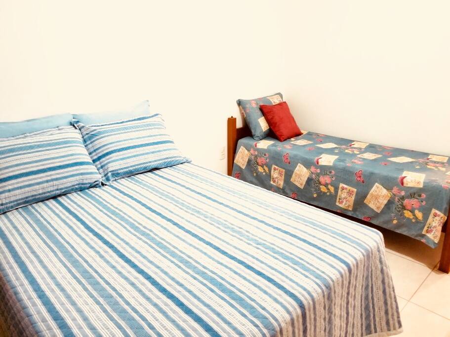 QUARTO 1 CAMA DE CASAL E UMA DE SOLTEIRO