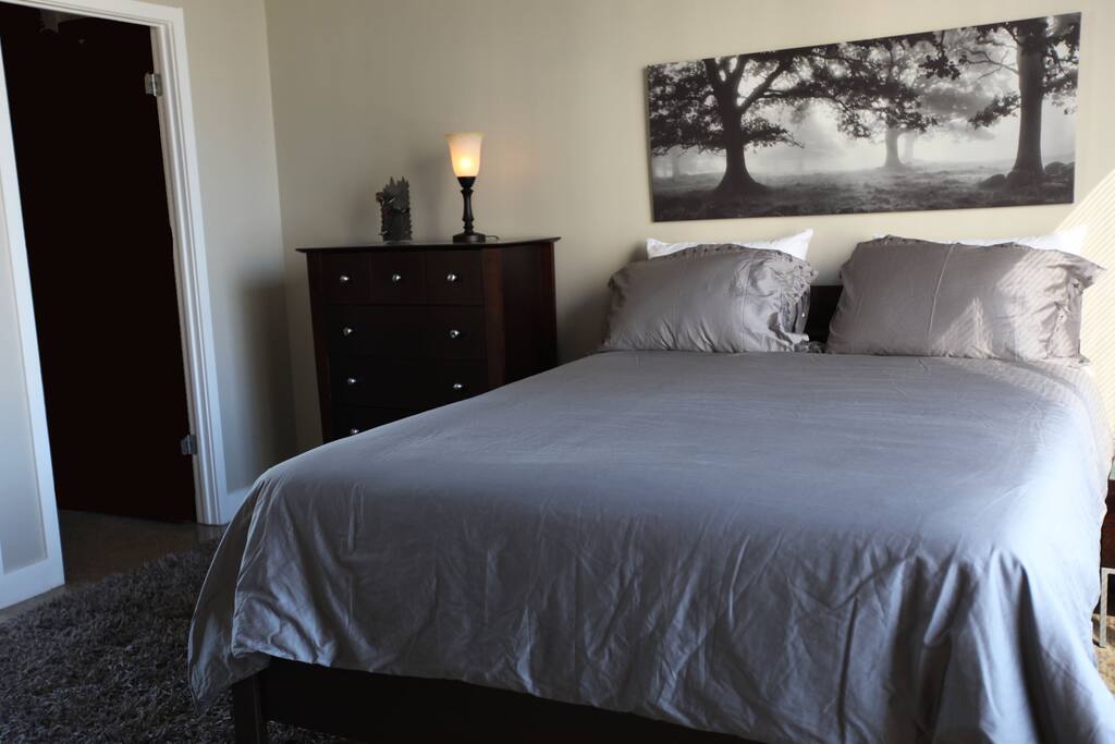 Queen sized bed.