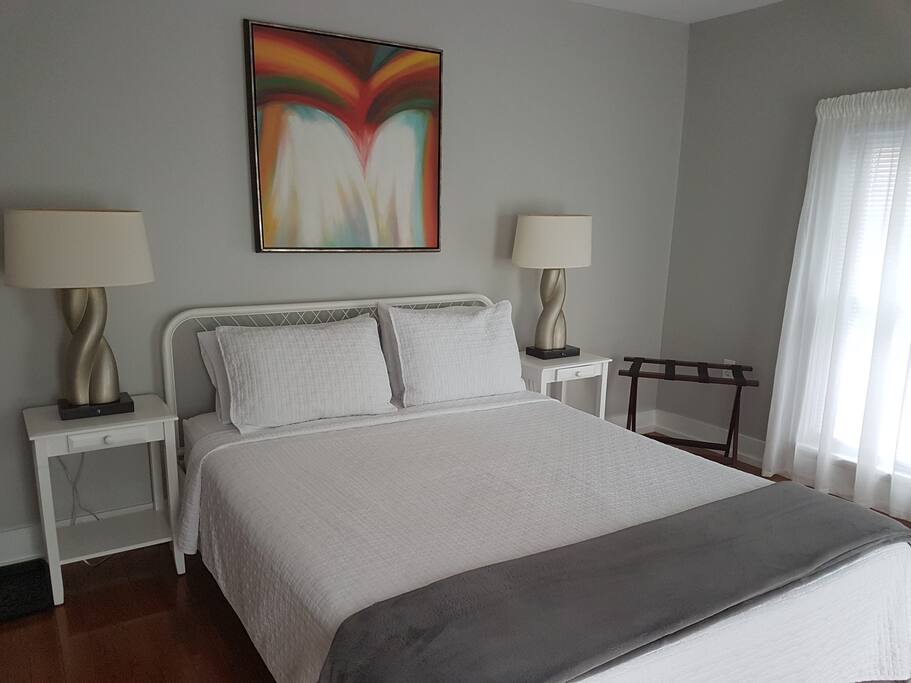 Queen size bed