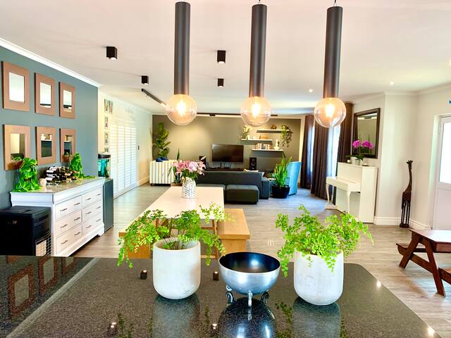 Luxurious stay near Blouberg beach – solar powered gallery image 3