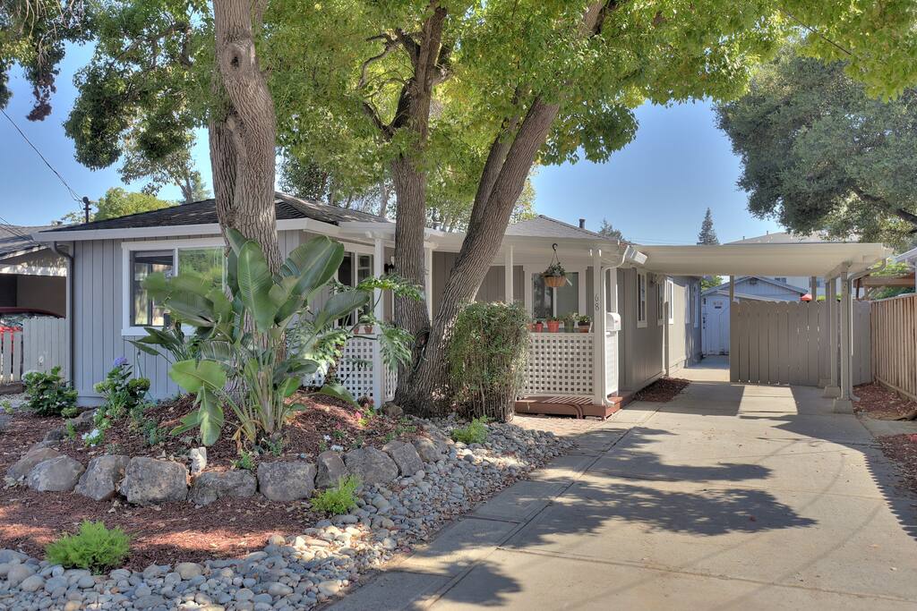 Driveway leading to front door