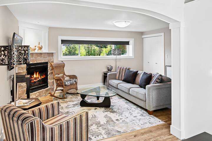 Brentwood Bay Garden Getaway
