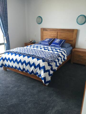 Sovereign Beach House gallery image 5