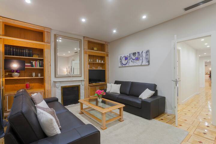 Luxury 4 Bedrooms in Golden Mile